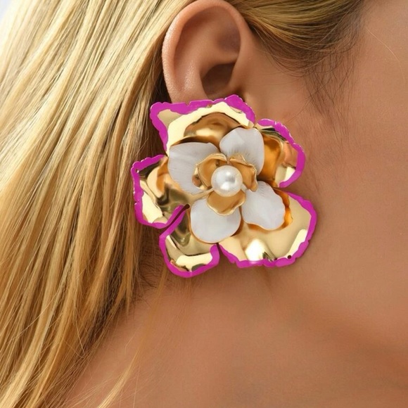 🟡Faux Pearl Flower Choker & Stud Earrings Set - Picture 3 of 11